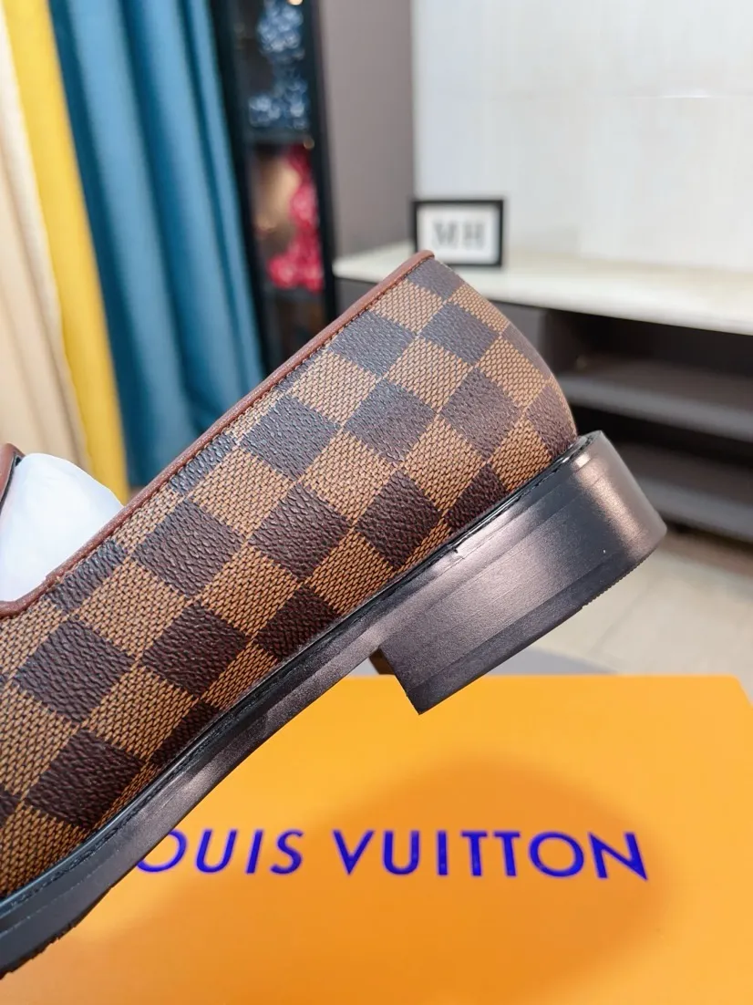 Ex-factory price 720🌹🌹High version [LV] Louis Vuitton's popular casual leather shoes🎖Fashionable and elegant🎖🎖Material: Original imported open-edge beaded cowhide, washed cowhide leather lining, original open-molded rubber outsole, high-end and classy, ​​elegant quality, instantly transforming into a handsome man ❤❤Standard\nNumber: 38-44